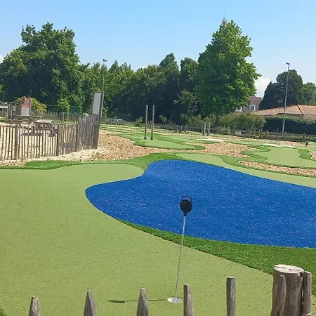 Entre Golf Et 公寓 *