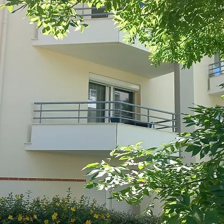 Apartment Entre Golf Et *